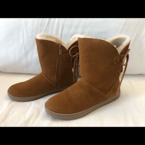 Koolaburra by UGG Short Chestnut Boots